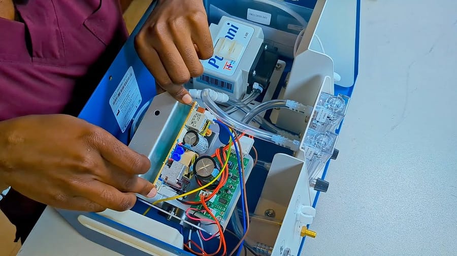 Teardown of a PUMANI bubble CPAP